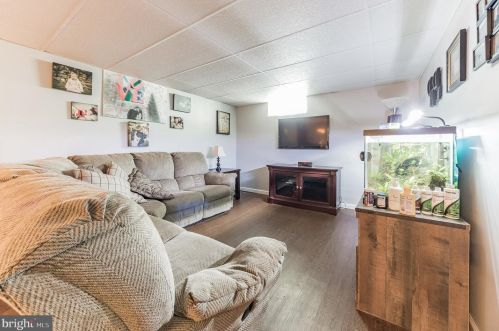 966 Claire Ave, Huntingdon Valley PA 19006-8623 exterior