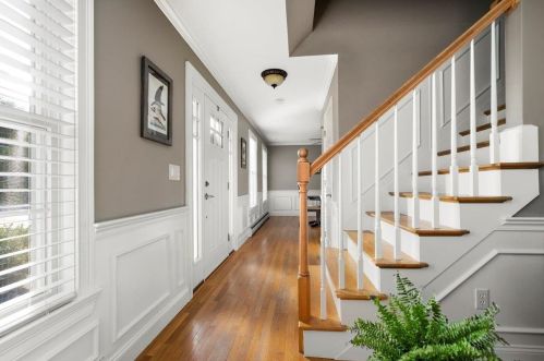 29 Hubbard Rd, Dover NH 03820-4273 exterior