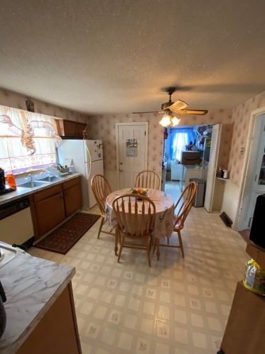 38 Chase Ave, Springfield MA 01108-1601 exterior