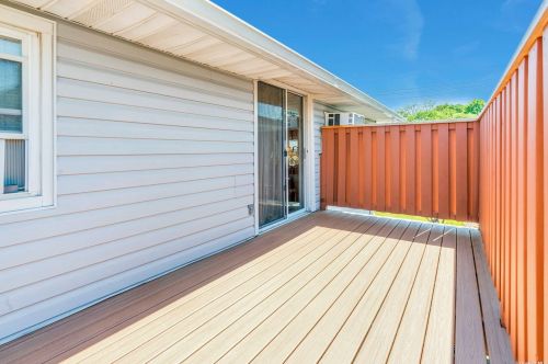 366 Great East Neck Rd, Babylon NY 11704-7616 exterior