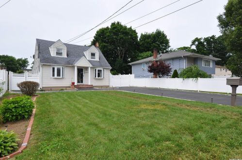 7 8th Ave, Huntington Station, NY 11746-2211