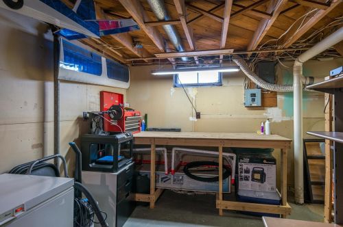 1233 Vly St, Chaska MN 55318-2425 exterior