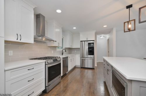 40 Camden Pl, West Milford Lakes NJ  07480-1106 exterior