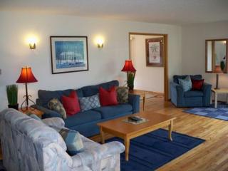 2215 Armour St, Seattle WA  98199-2924 exterior