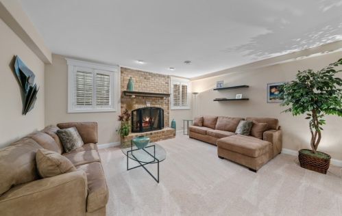 853 Linden Ave, Elmhurst IL 60126-5312 exterior