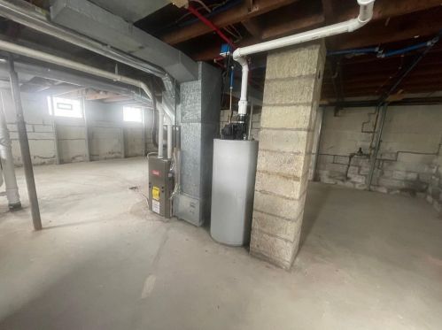 9319 Schlinger Ave, Milwaukee WI 53214-1236 exterior