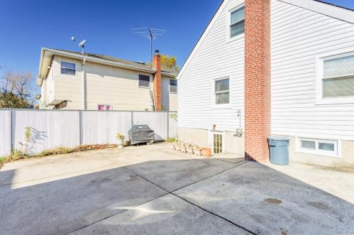 128 Casper St, Valley Stream NY 11580-3606 exterior