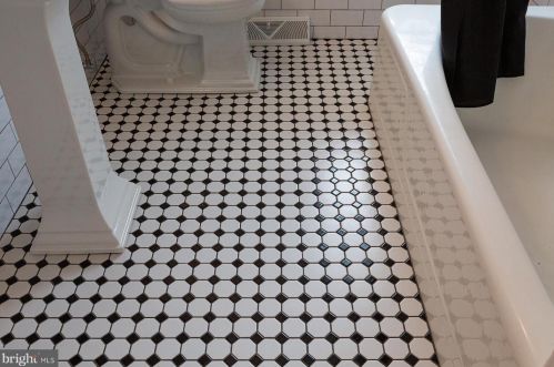 249 New Holland Ave, Lancaster PA 17602-2301 exterior