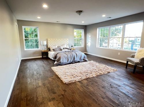 54 Howard Ave, Edison NJ  08837-3432 exterior