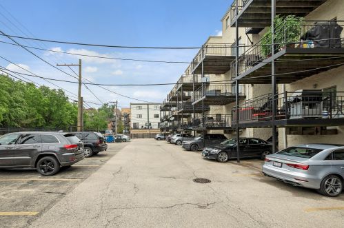 2746 Wolcott Ave, Chicago IL  60614-1084 exterior