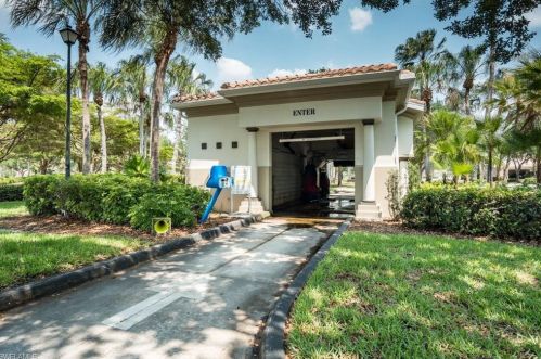 5045 Kingston Way, Naples FL 34119-9542 exterior