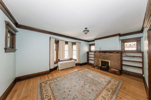 2634 Farwell Ave, Milwaukee, WI 53211-3701