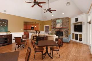 8732 Town And Country Blvd, Ellicott MD  21043-3000 exterior