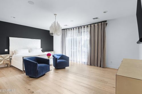 5841 Echo Canyon Cir, Phoenix AZ 85018-1243 exterior