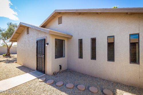 1841 Arroyo Vista Dr, Tucson AZ 85718-5429 exterior