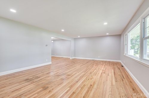 53 Fairmount Ave, Edison NJ  08820-2032 exterior