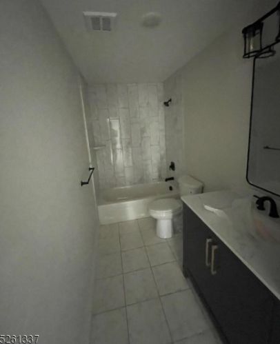 520 Ferry St, Newark NJ  07105-4400 exterior