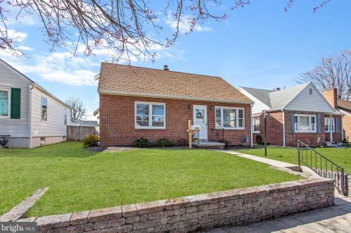 1006 Walnut St, Hanover, PA 17331-1525