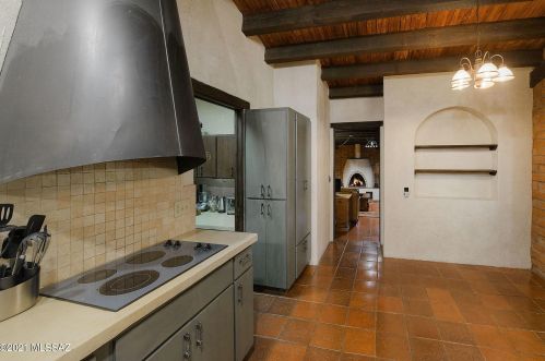 11330 Tanque Verde Rd, Tucson AZ  85749-8525 exterior