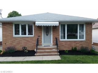 3002 Winthrop Dr, Cleveland OH  44134-4415 exterior