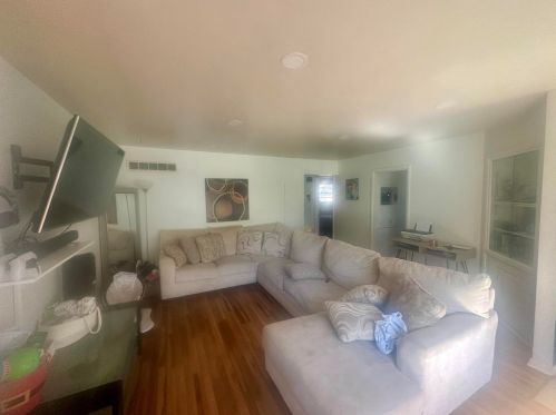 4651 66th St, Milwaukee, WI 53218-4821