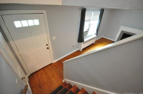 913 Plymouth St, Windsor CT 06095-3713 exterior