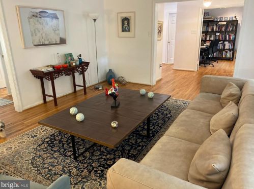 32 Farm Haven Ct, Rockville MD  20852-4231 exterior