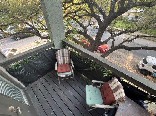 807 25th St, Austin TX  78705-4448 exterior