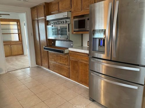 9752 Glandon St, Bellflower CA 90706-3053 exterior