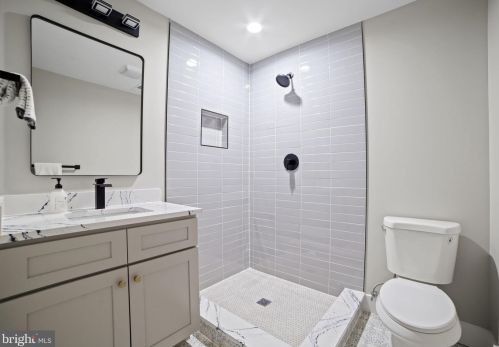 1505 Crestwood Dr, Alexandria VA  22302-2303 exterior