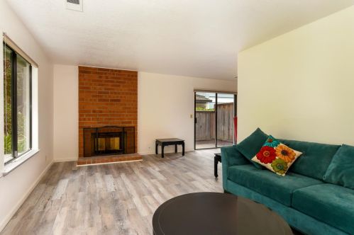 1126 Sutherland Ln, Capitola, CA 95010-2450