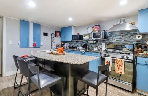 4931 Wolcott Ave, Chicago IL  60609-4850 exterior