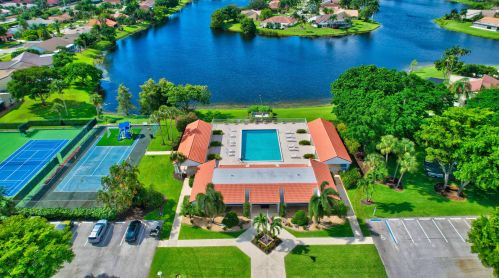 2326 23 Cranbrook Dr, Boynton Beach FL 33436-5711 exterior