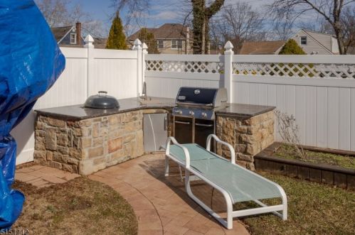 301 West Ln, Clark NJ  07066-1631 exterior