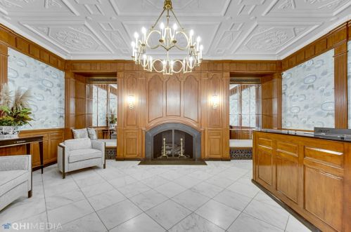 210 Pearson St, Chicago IL 60611-2363 exterior