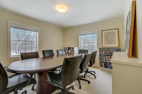 8415 Pelican Ln, Milwaukee WI 53217-2060 exterior