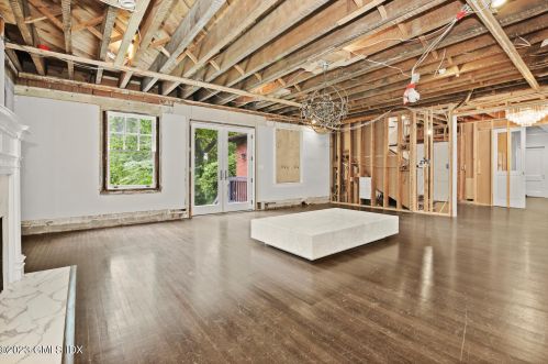 30 Brookridge Dr, Greenwich CT 06830-4830 exterior