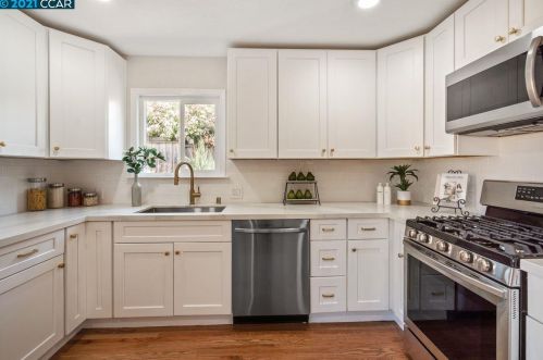 5507 Alaska Dr, Concord CA  94521-4009 exterior