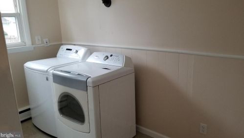 12 Gln Clair Dr, Trenton NJ 08618-1943 exterior