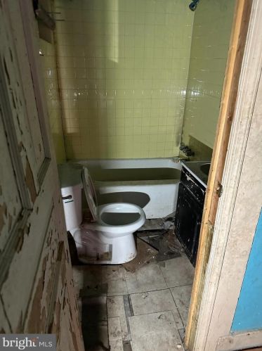 513 56 St, Philadelphia PA 19131-0031 exterior