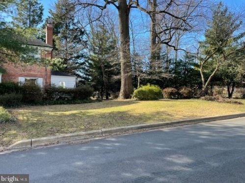 8216 Cedar St, Silver Spring MD  20910-5558 exterior