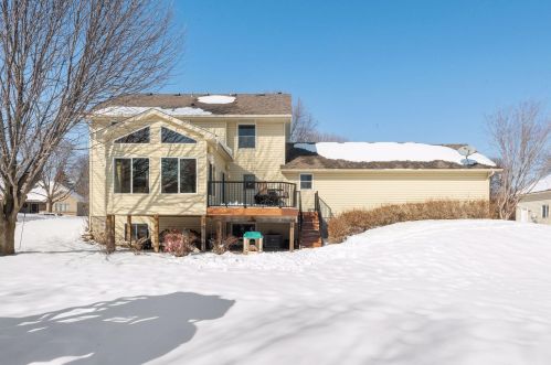 799 Ashley Dr, Chaska MN 55318-1540 exterior