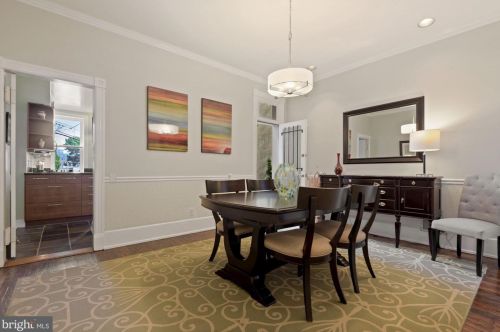 212 E St, Washington DC  20002-4923 exterior