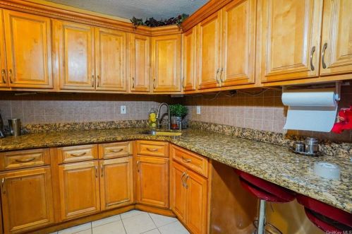 652 Beck St, Bronx NY 10455-1902 exterior