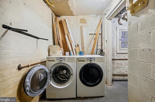 2010 Hillyer Pl, Washington DC 20009-1006 exterior