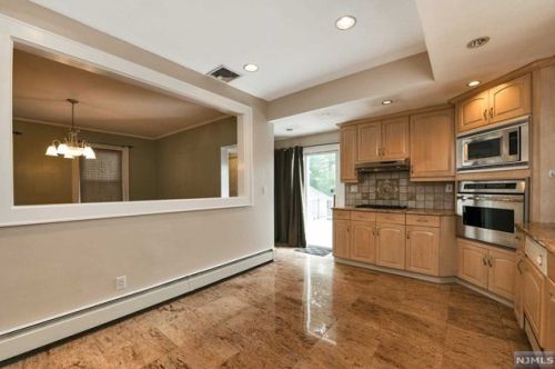 47 Kipp Ave, Hasbrouck Heights NJ 07604-1216 exterior