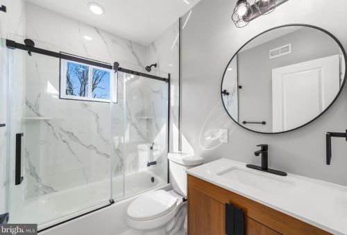 3734 Dungan St, Philadelphia PA  19124-5524 exterior