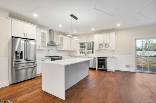 78 Elmwood Dr, Livingston NJ 07039-2233 exterior