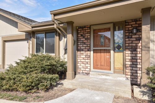 4917 Imperial Cir, Milwaukee WI 53220-4627 exterior