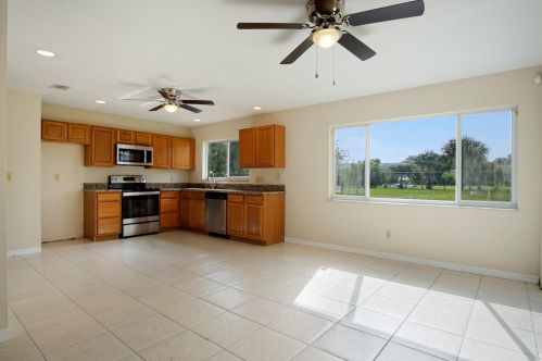 256 Kimball Cir, Fort Pierce FL  34953-6217 exterior